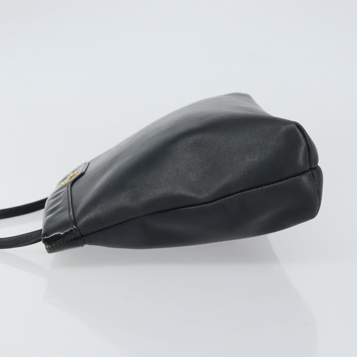 Salvatore Ferragamo Vintage Shoulder Bag Leather Black Leather Shoulder Bag Bag (Pre-Owned)