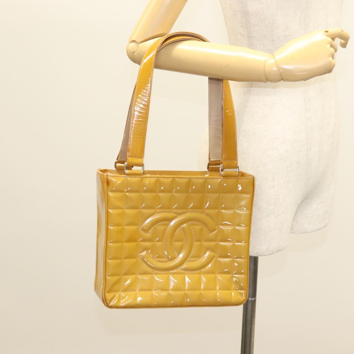 Chanel Chocolate Bar Cc Tote Quilted Patent Yellow Patent_Leather Handbag (Pre-Owned)
