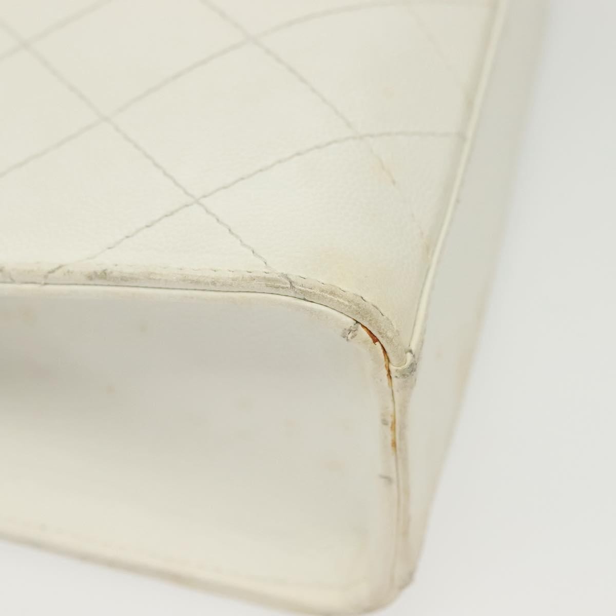 Chanel Cc Shoulder Bag Quilted Caviar White Leather Bag (Pre-Owned)