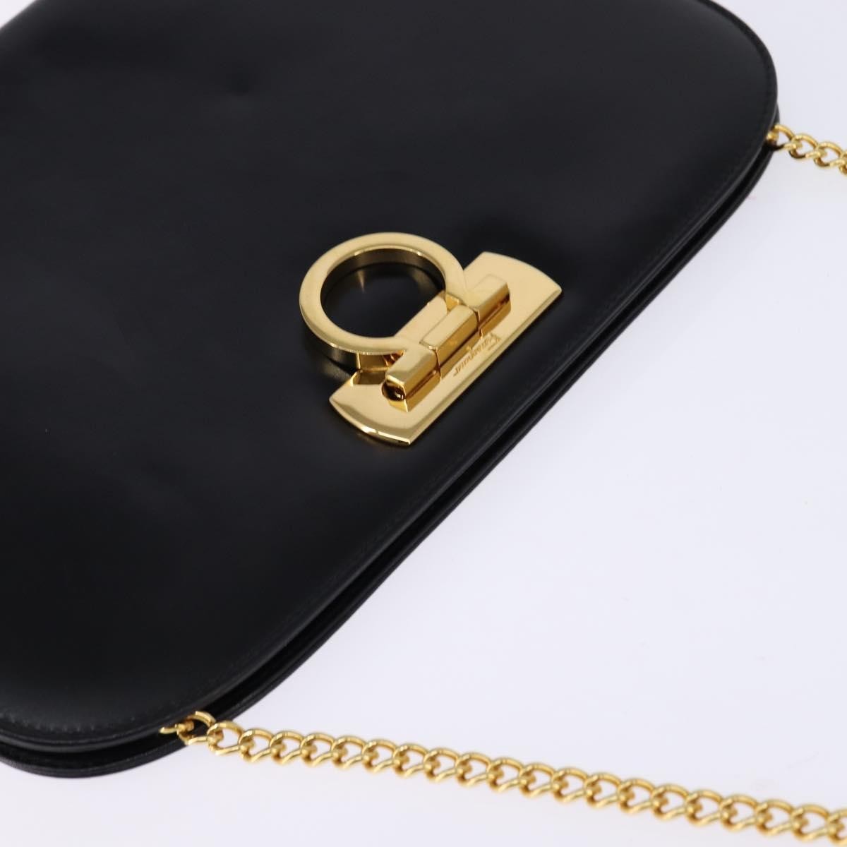 Salvatore Ferragamo Vintage Gancini Chain Shoulder Bag Leather Black Leather Shoulder Bag Bag (Pre-Owned)