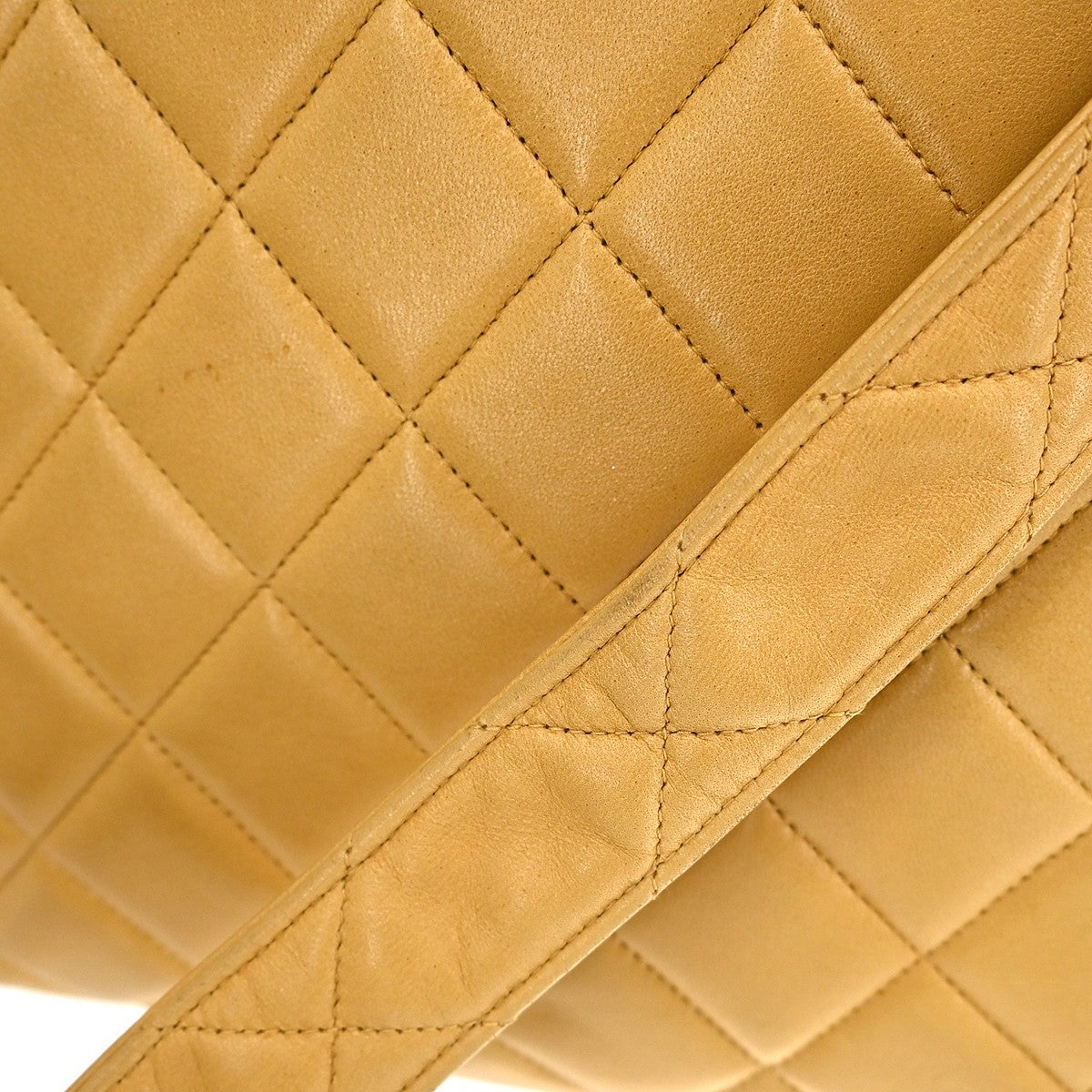 Chanel Vintage Cc Square Flap Shoulder Bag Quilted Lambskin Beige Leather Shoulder Bag Bag (Pre-Owned)