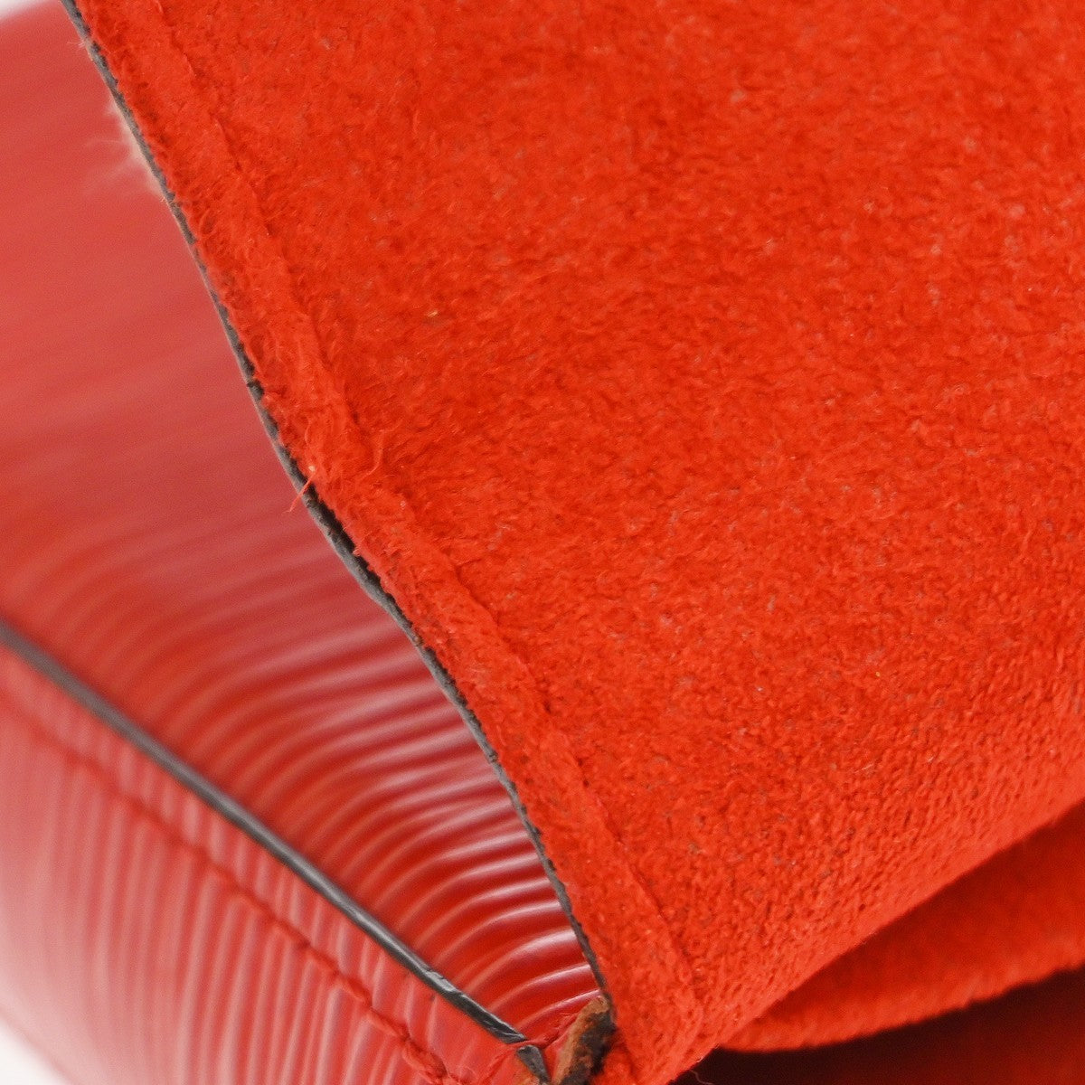 Louis Vuitton Felicie Pochette Epi Leather Red Leather Handbag (Pre-Owned)