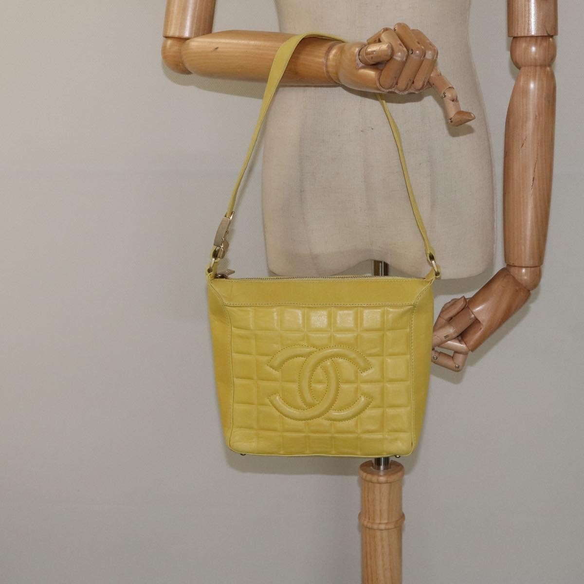 Chanel Chocolate Bar Cc Shoulder Bag Quilted Leather Yellow Leather Shoulder Bag Bag (Pre-Owned)