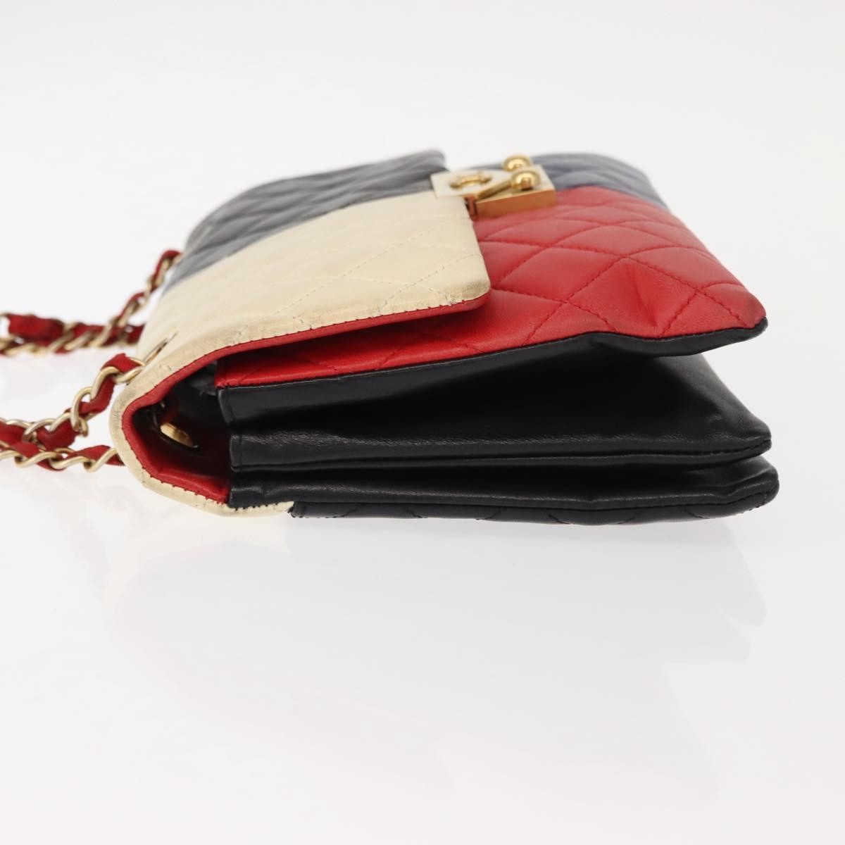 Chanel Cc Clasp Chain Flap Bag Multicolor Quilted Lambskin Multicolour Leather Shoulder Bag Bag (Pre-Owned)