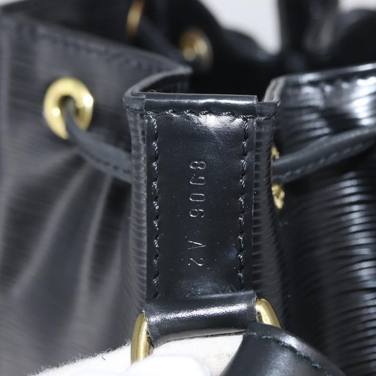 Louis Vuitton Noe Handbag Epi Leather Black Leather Shoulder Bag Bag (Pre-Owned)