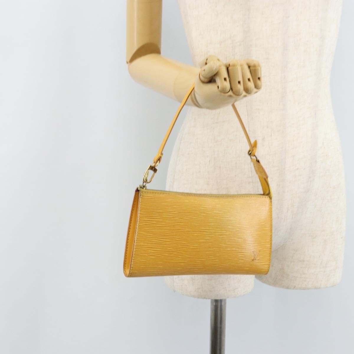 Louis Vuitton Pochette Accessoires Epi Leather Yellow Leather Clutche & Pouche Bag (Pre-Owned)