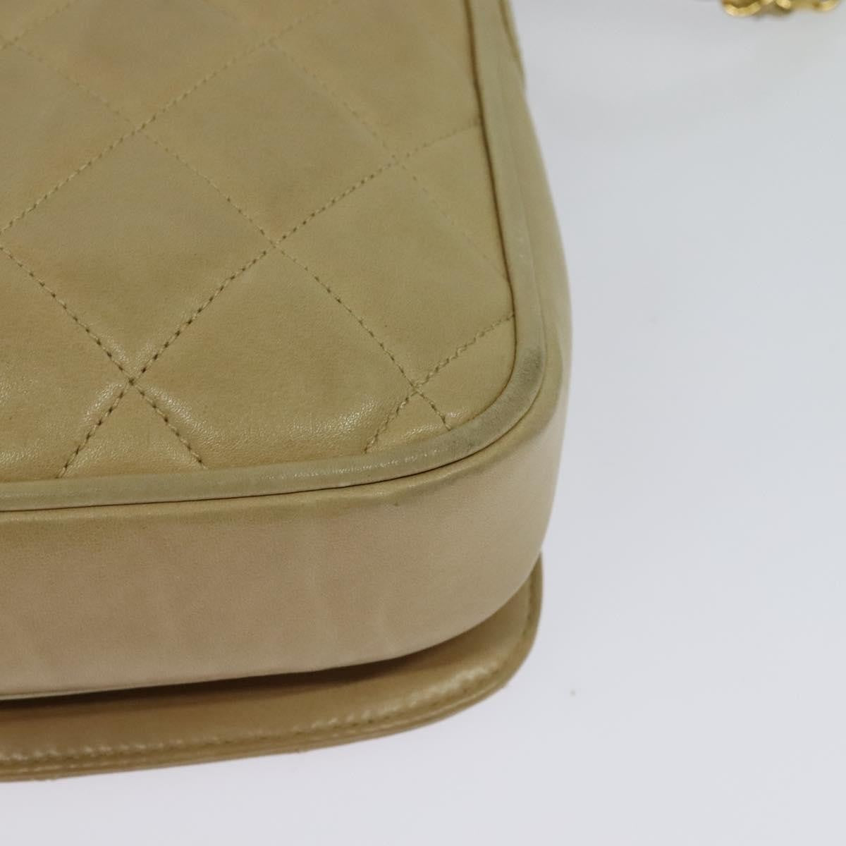 Chanel Vintage Cc Chain Flap Bag Quilted Lambskin Beige Leather Shoulder Bag Bag (Pre-Owned)