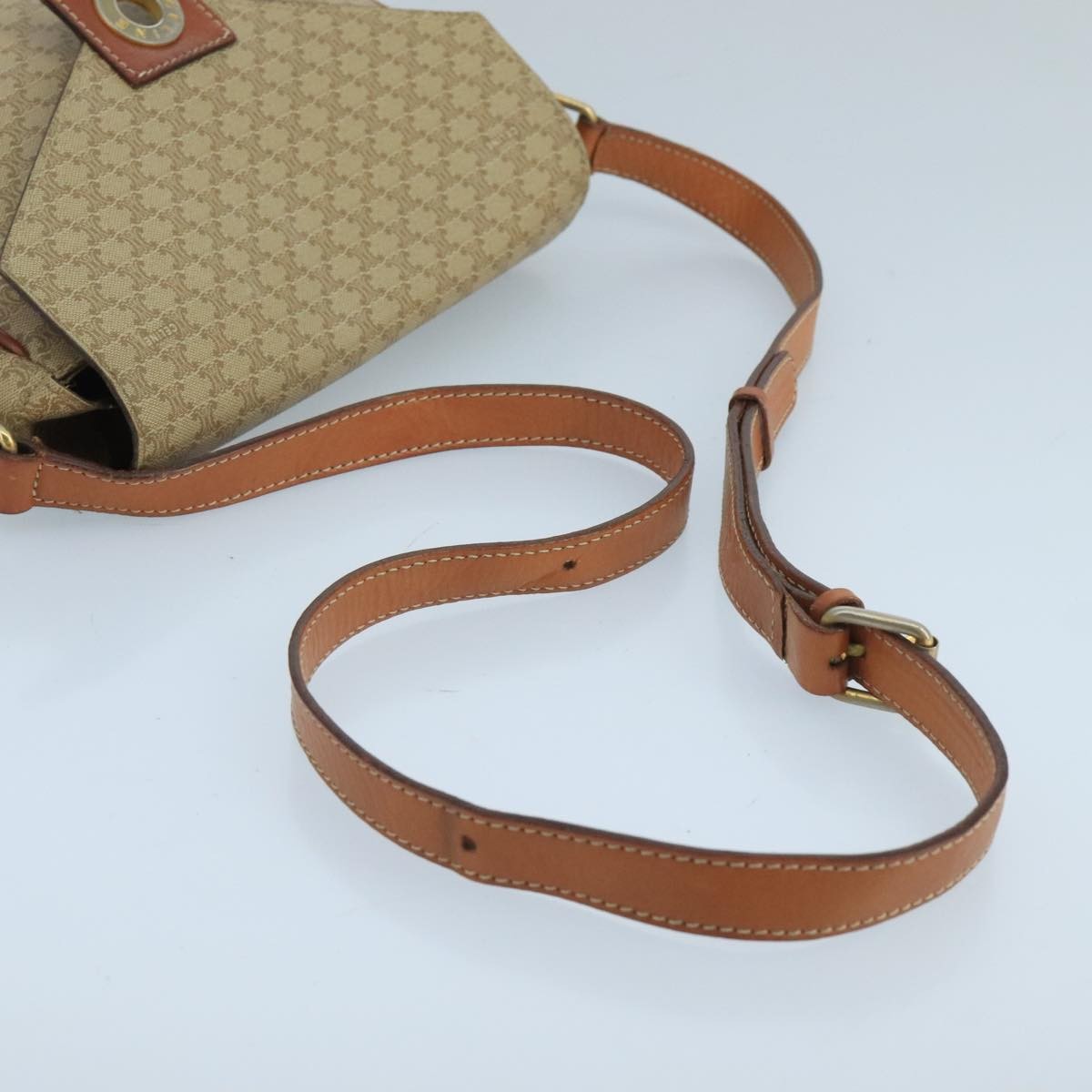 Celine Vintage Macadam Circle Logo Shoulder Bag Canvas And Leather Beige Canvas Shoulder Bag Bag (Pre-Owned)