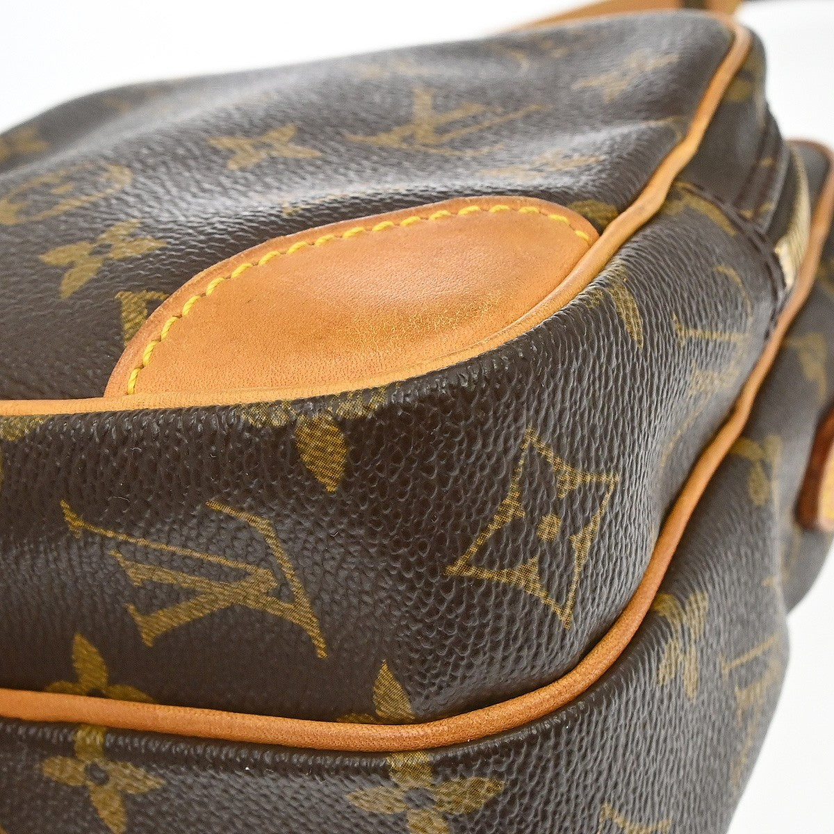Louis Vuitton Amazone Bag Monogram Canvas Brown Canvas Shoulder Bag Bag (Pre-Owned)
