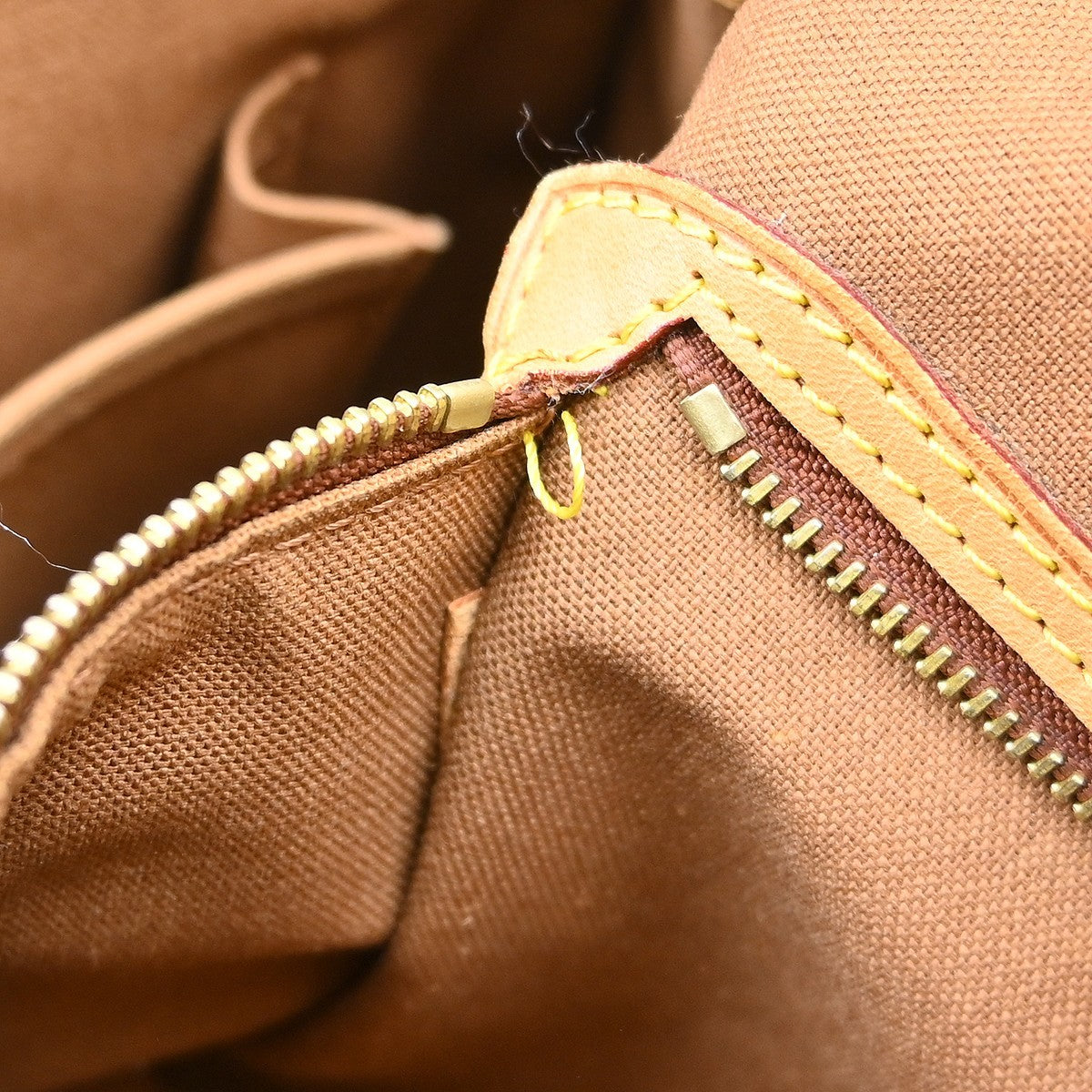 Louis Vuitton Batignolles Handbag Monogram Canvas Brown Canvas Shoulder Bag Bag (Pre-Owned)