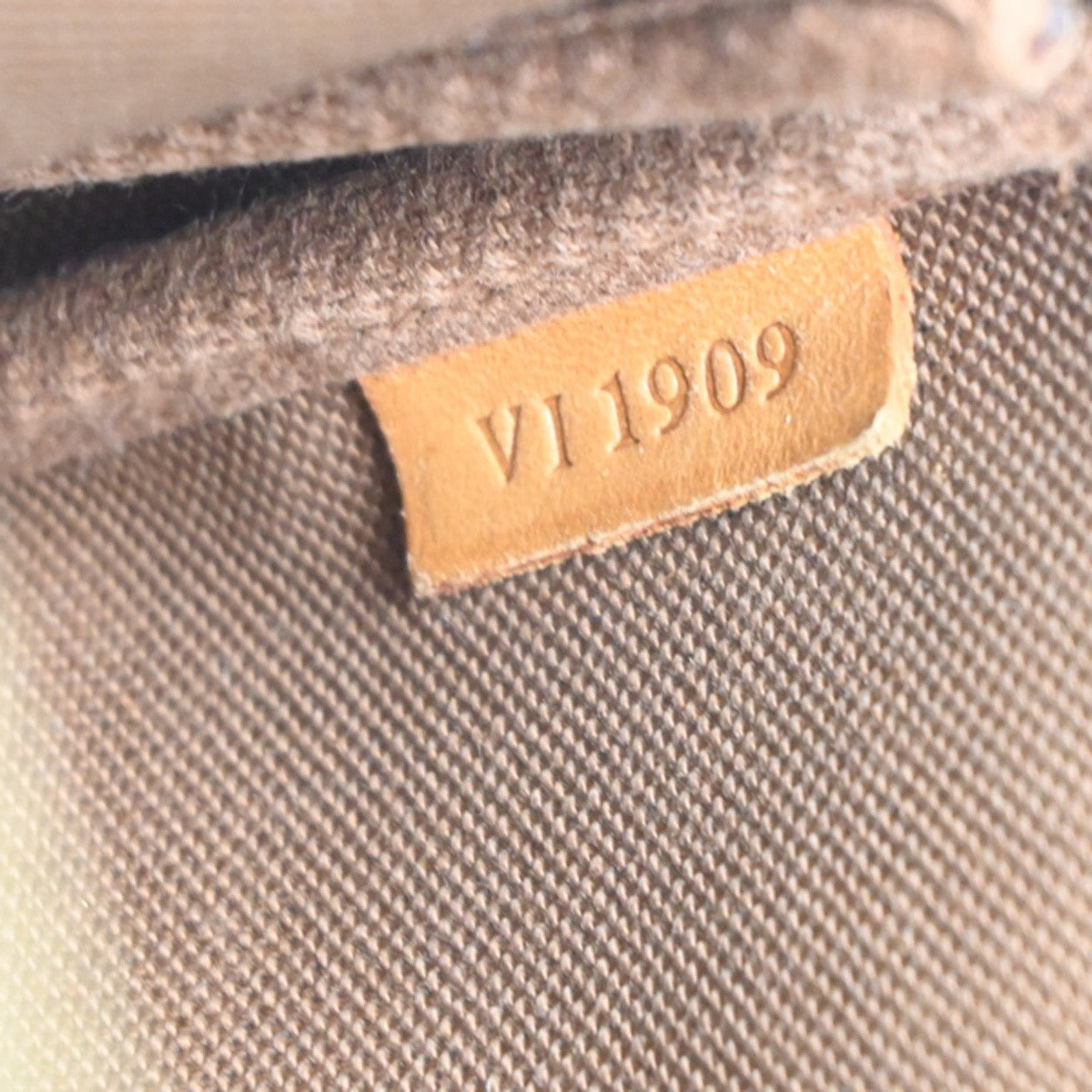 Louis Vuitton Pochette Accessoires Nm Monogram Canvas Brown Canvas Clutche & Pouche Bag (Pre-Owned)