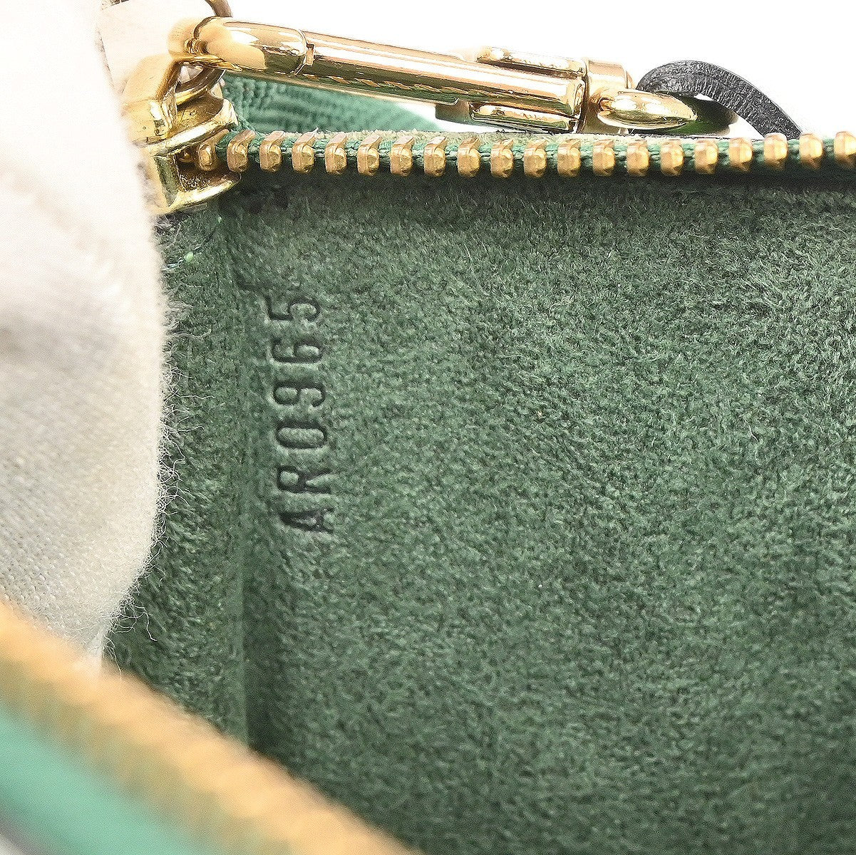 Louis Vuitton Pochette Accessoires Epi Leather Green Leather Clutche & Pouche Bag (Pre-Owned)