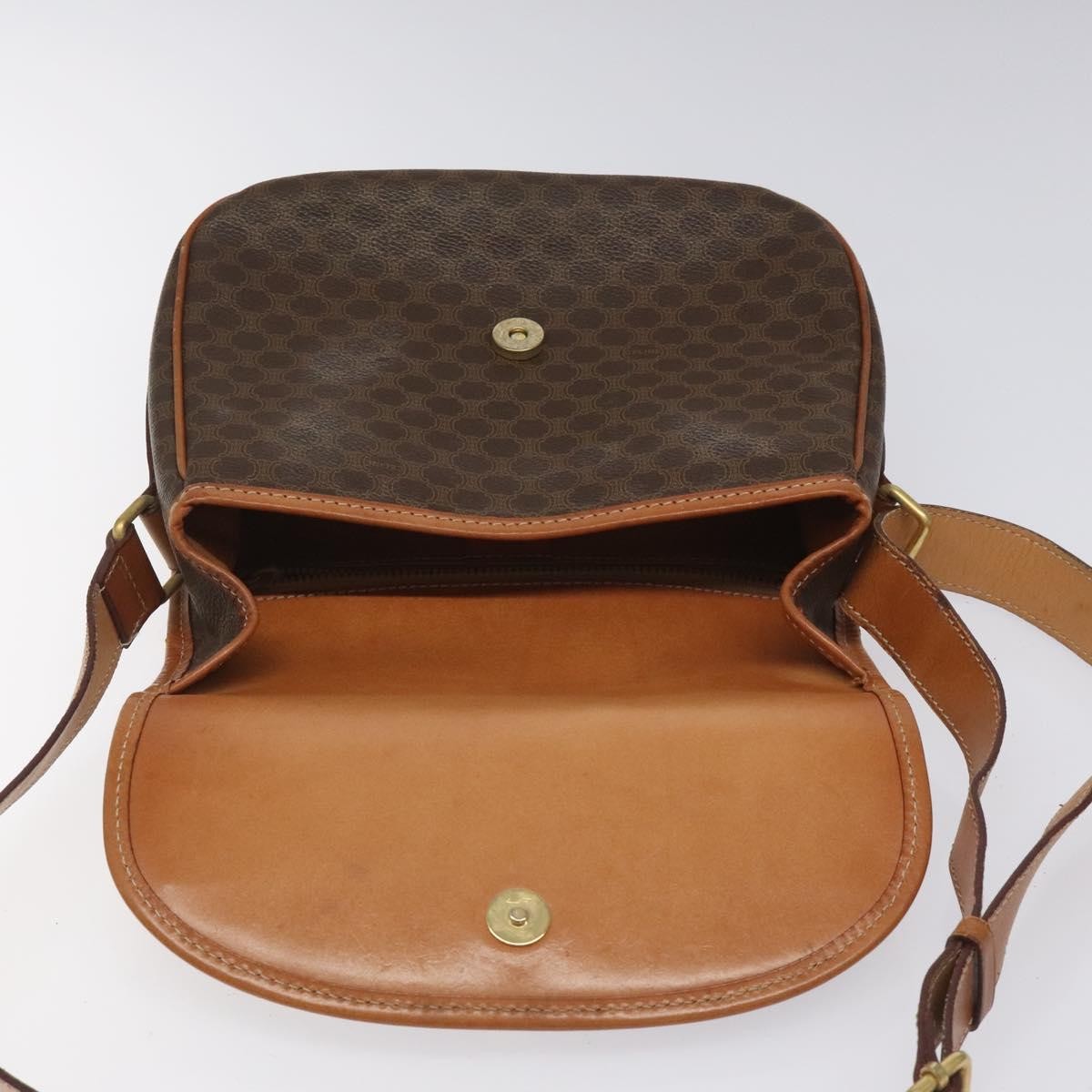 Celine Vintage Macadam Circle Logo Shoulder Bag Canvas And Leather Brown Canvas Shoulder Bag Bag (Pre-Owned)