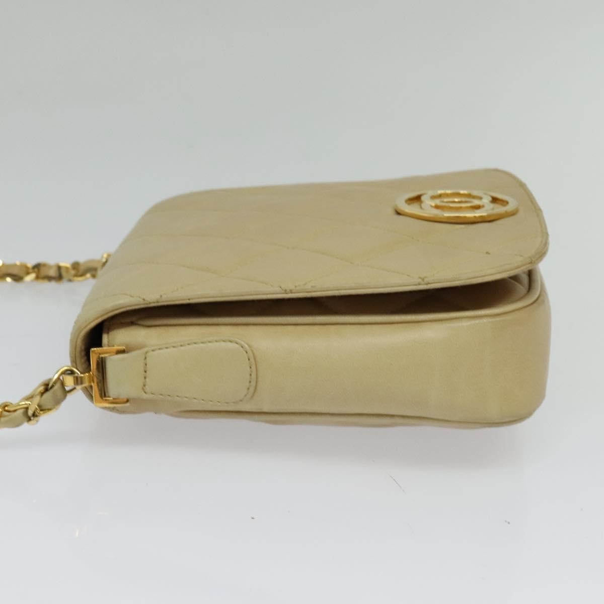 Chanel Vintage Cc Chain Flap Bag Quilted Lambskin Beige Leather Shoulder Bag Bag (Pre-Owned)
