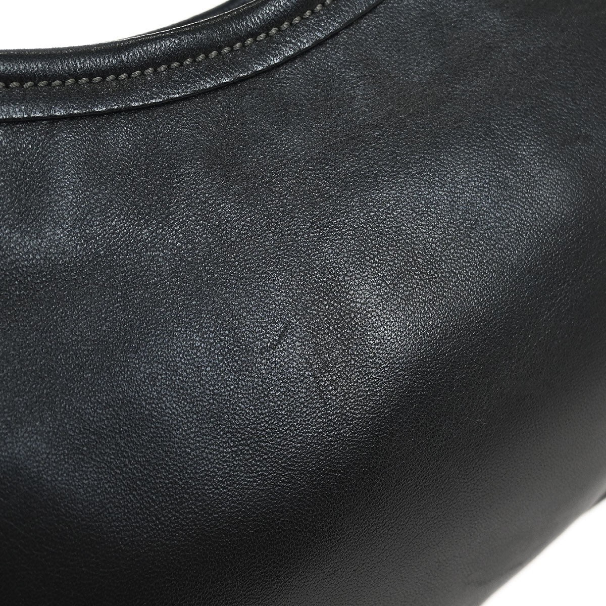 Salvatore Ferragamo Vara Bow Hobo Leather Black Leather Handbag (Pre-Owned)
