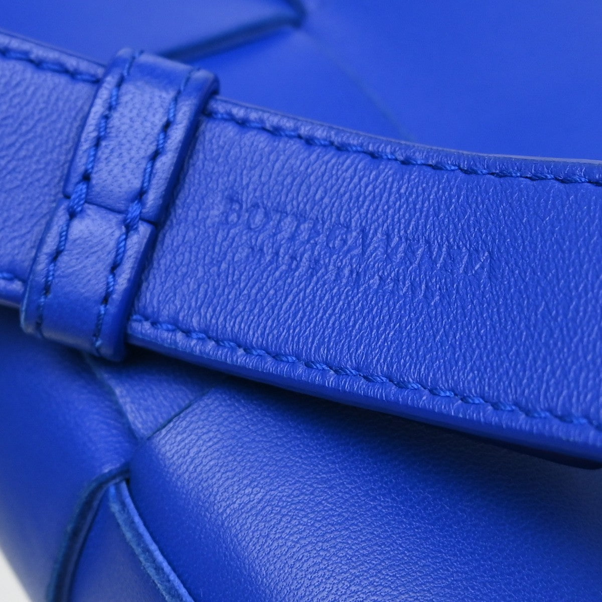 Bottega Veneta Cassette Belt Bag Maxi Intrecciato Leather Blue Leather Clutche & Pouche Bag (Pre-Owned)