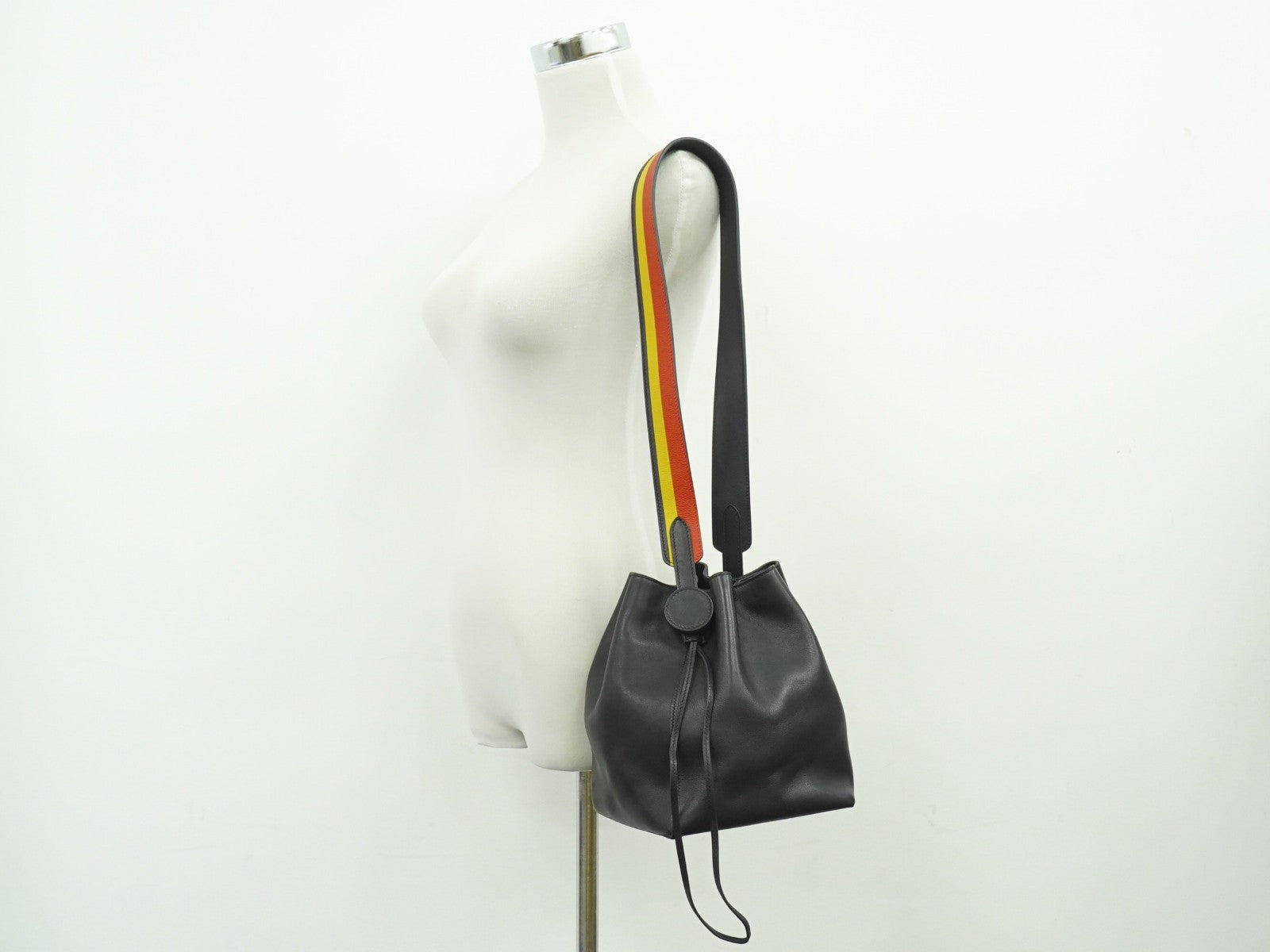 Hermes Licol Bag Volupto Black Leather Shoulder Bag Bag (Pre-Owned)