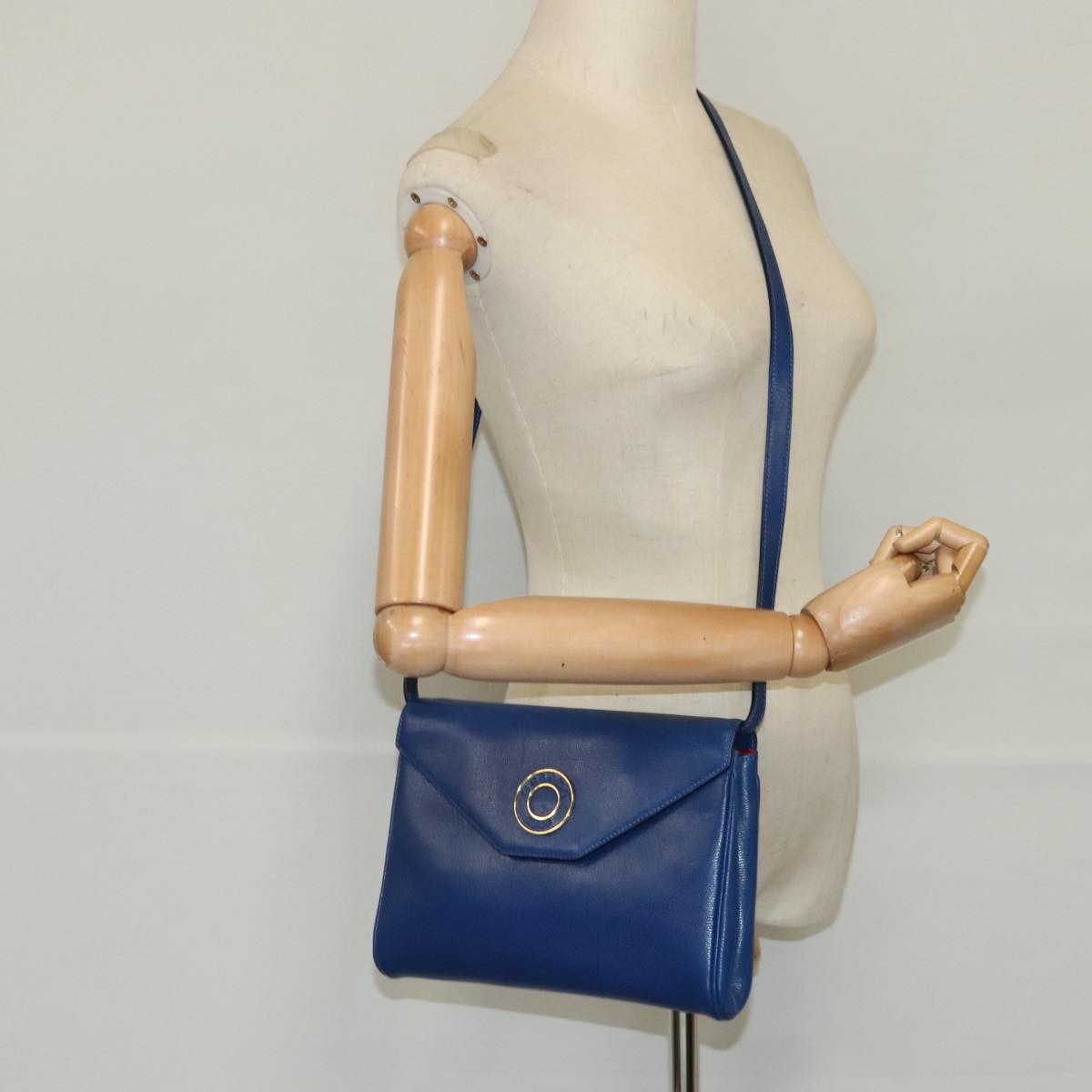 Celine Vintage Circle Logo Crossbody Bag Leather Blue Leather Shoulder Bag Bag (Pre-Owned)