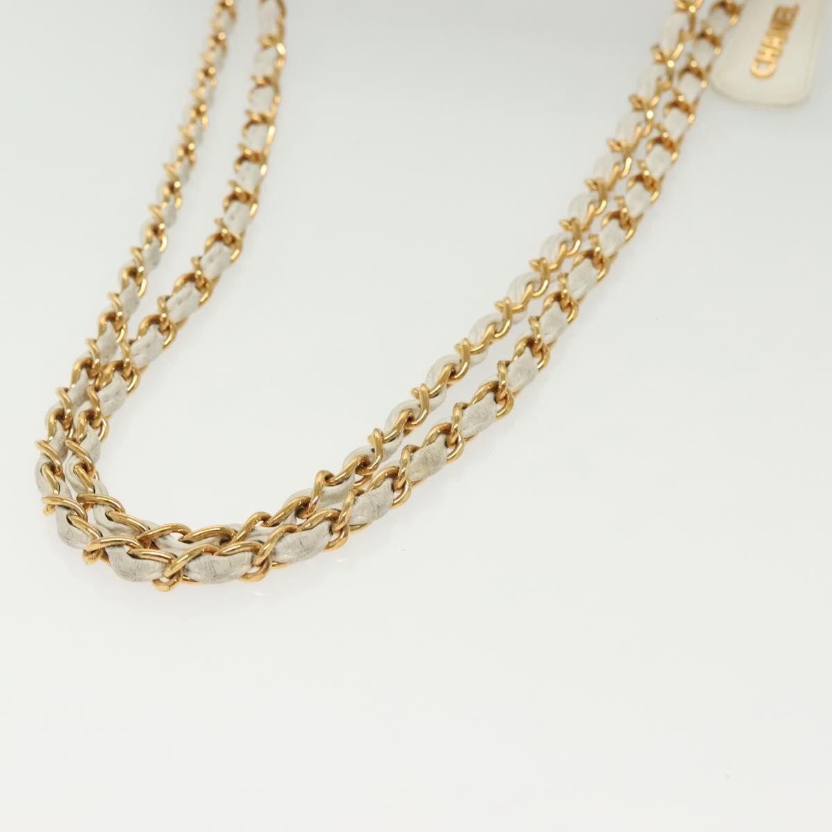 Chanel Cc Shoulder Bag Quilted Caviar White Leather Bag (Pre-Owned)