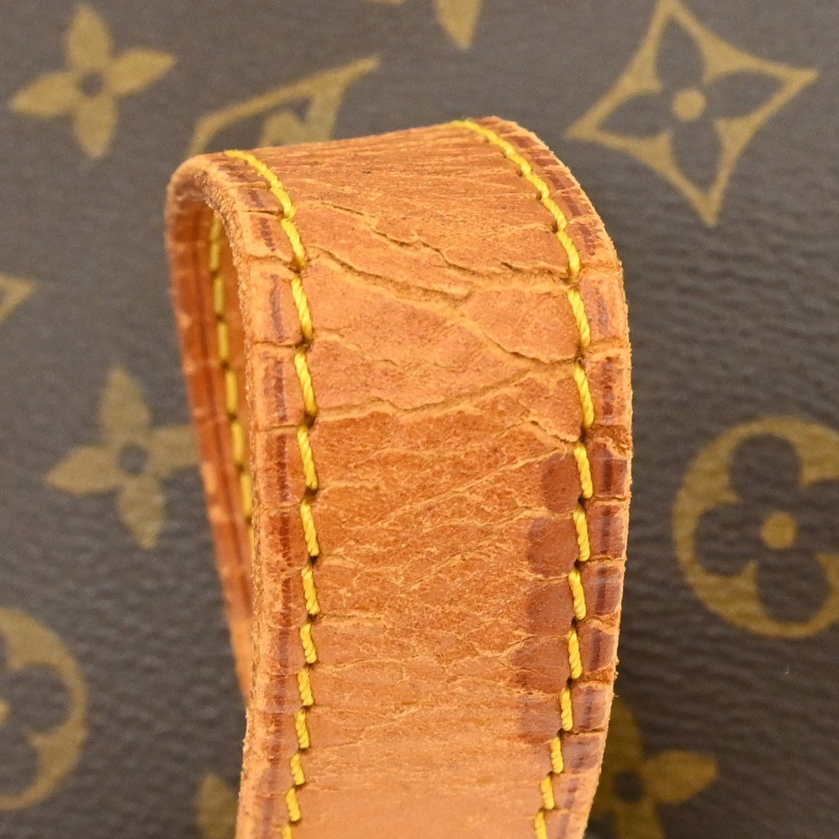 Louis Vuitton Keepall Bandouliere Bag Monogram Canvas Brown Canvas Travel Bag Bag (Pre-Owned)