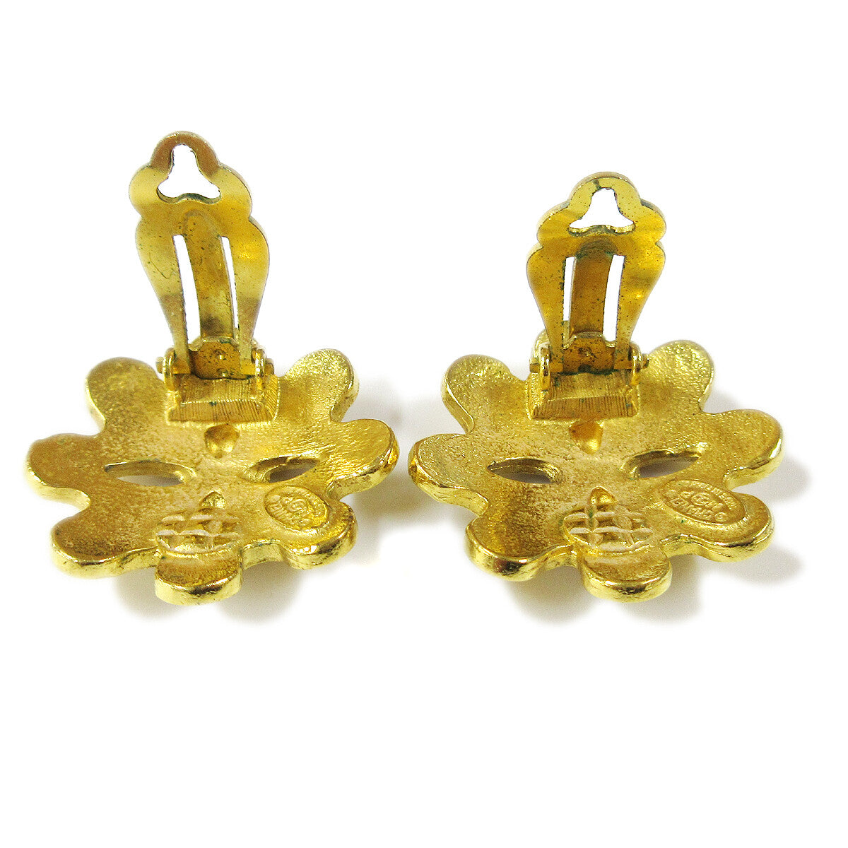 Chanel Vintage Cc Flower Cutout Round Clip-On Earrings Metal Gold Gold_Plated Earrings Jewelry (Pre-Owned)