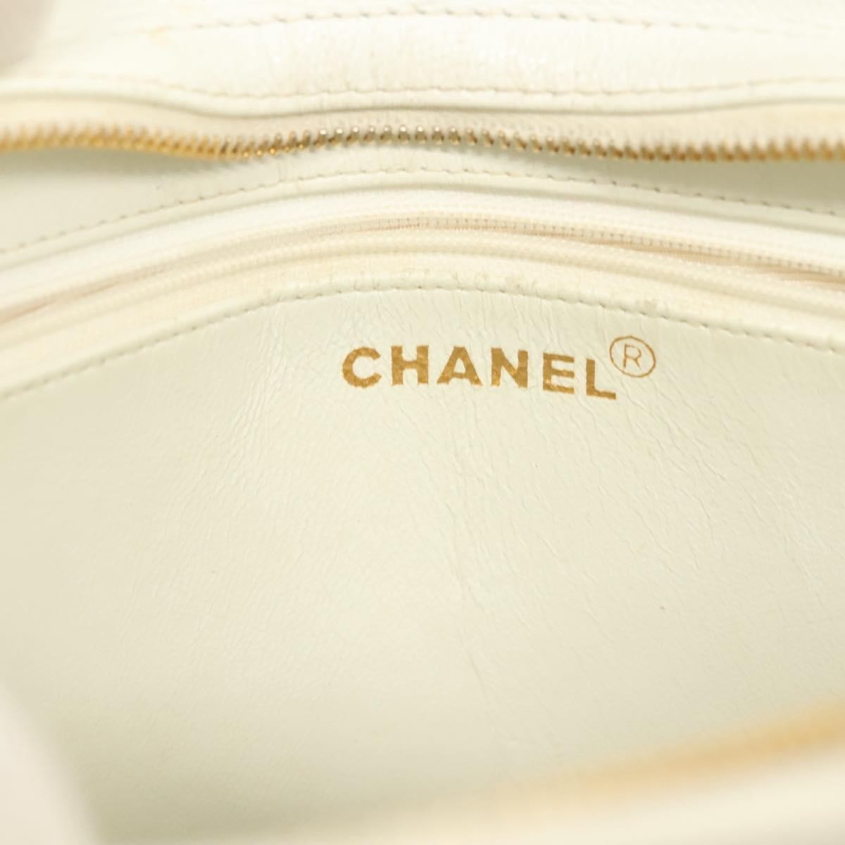 Chanel Cc Shoulder Bag Quilted Caviar White Leather Bag (Pre-Owned)