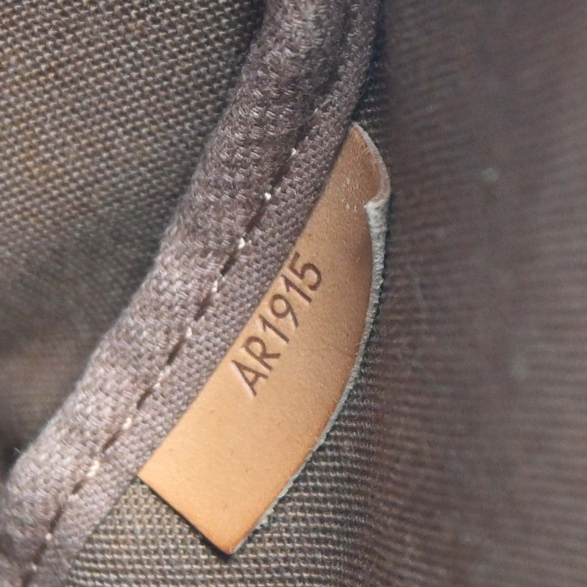 Louis Vuitton Saumur Messenger Bag Monogram Canvas Brown Canvas Handbag (Pre-Owned)