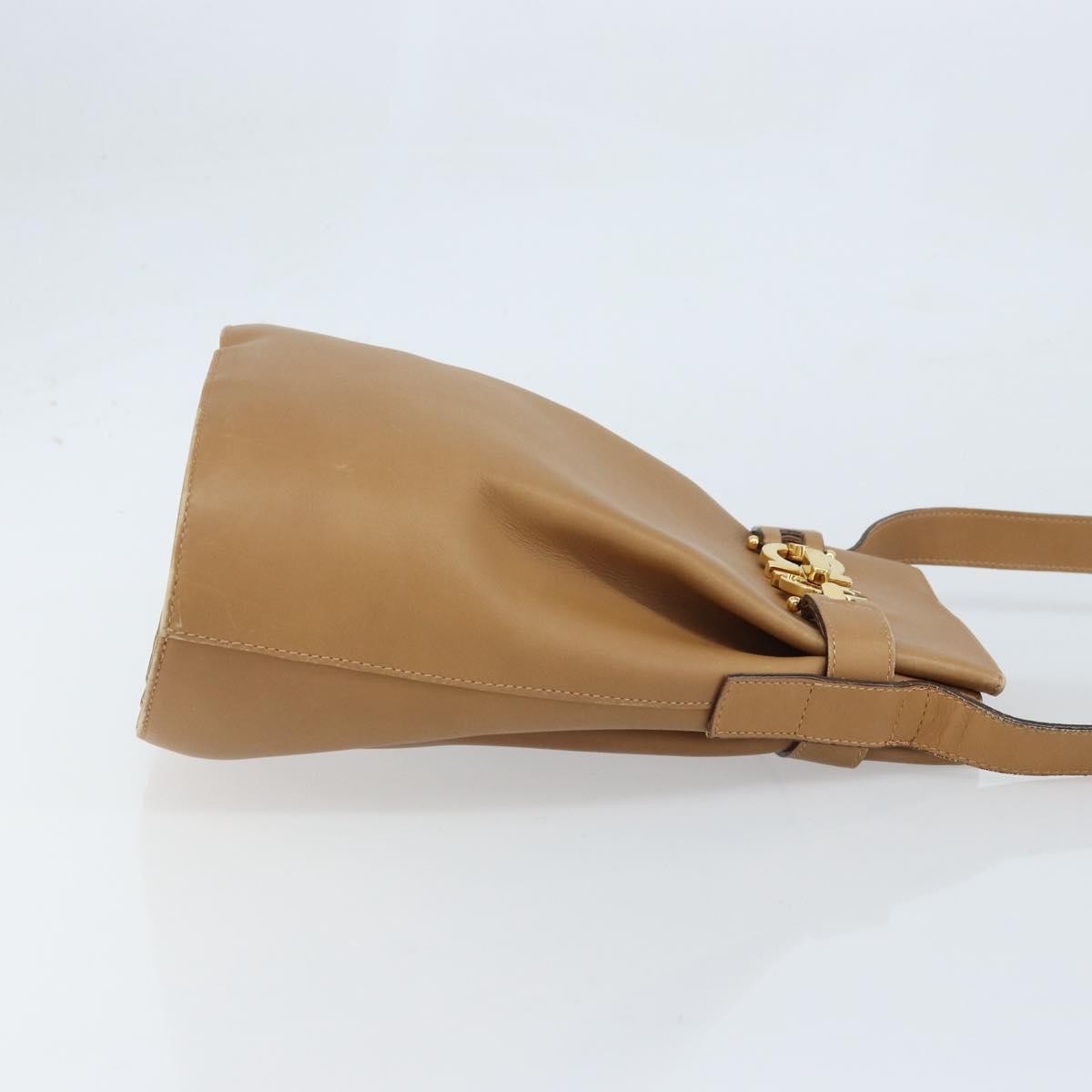 Salvatore Ferragamo Gancini Shoulder Bag Leather Beige Leather Shoulder Bag Bag (Pre-Owned)