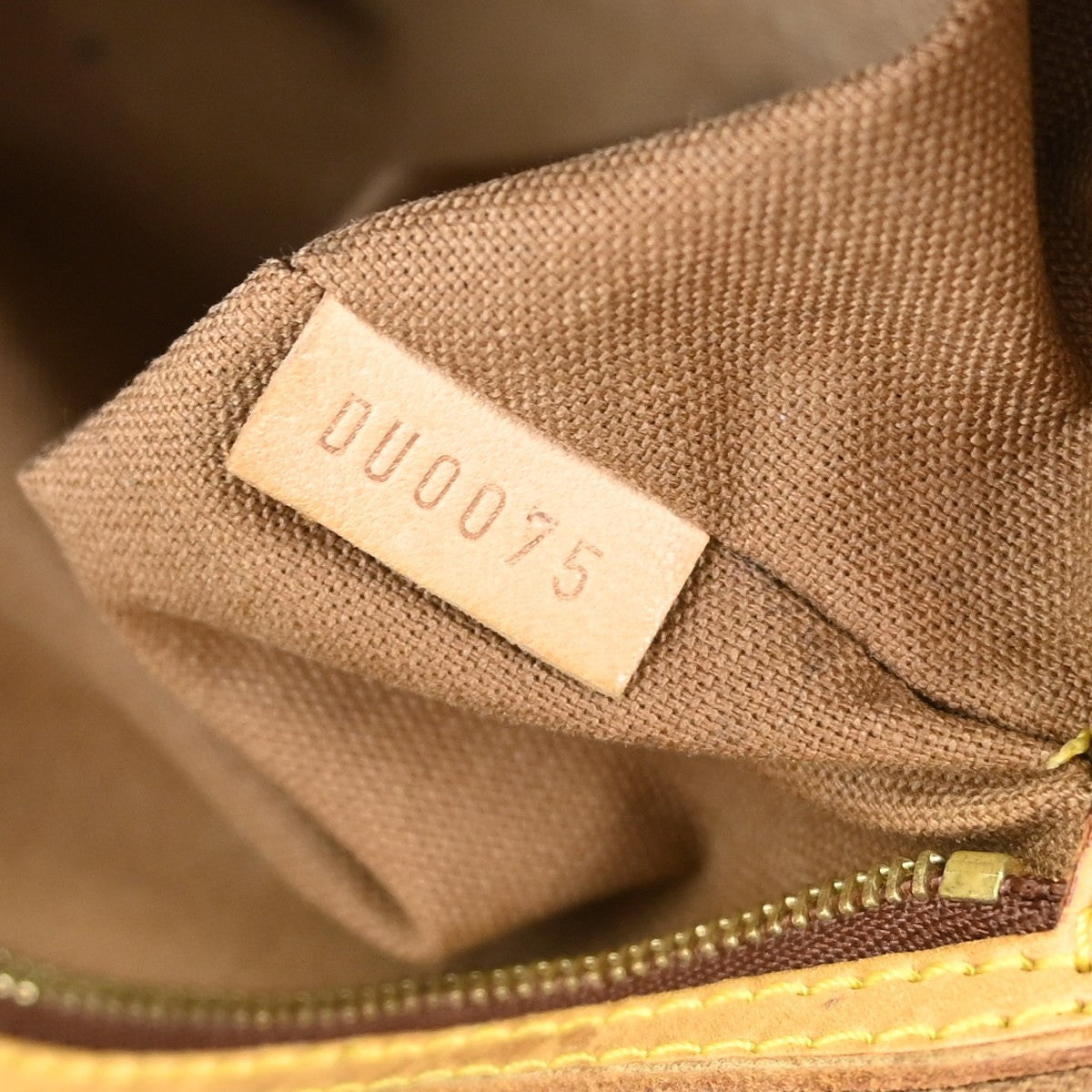Louis Vuitton Batignolles Handbag Monogram Canvas Brown Canvas Shoulder Bag Bag (Pre-Owned)