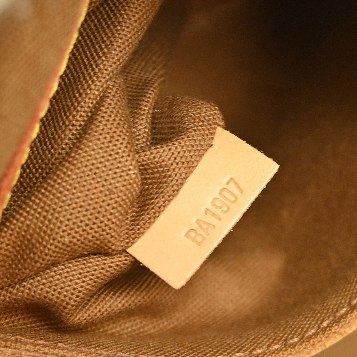 Louis Vuitton Alma Handbag Monogram Canvas Brown Canvas Handbag (Pre-Owned)