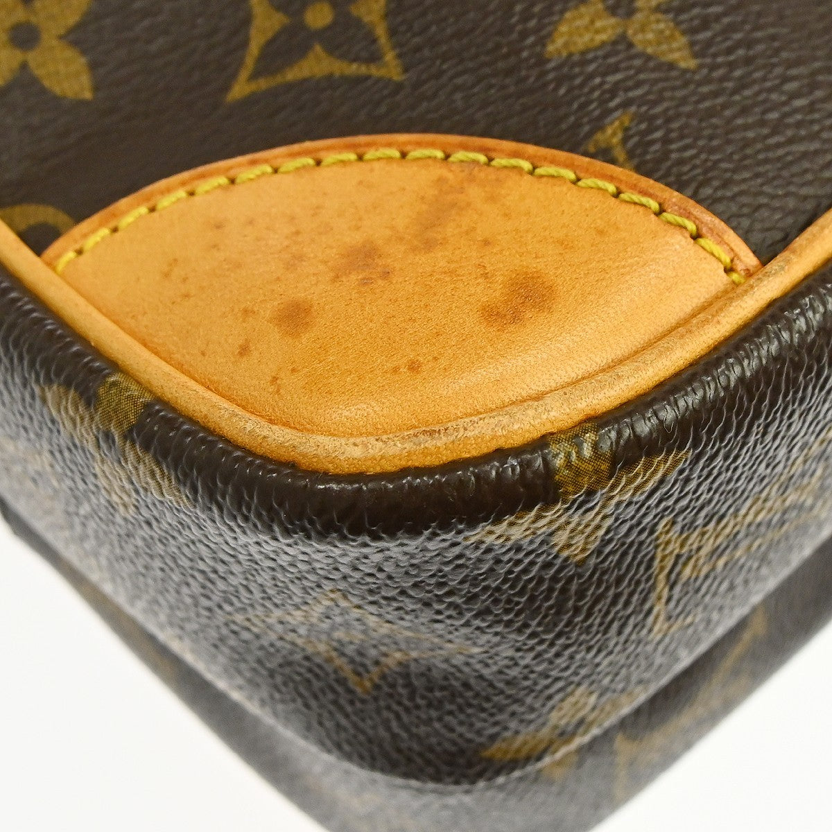Louis Vuitton Amazone Bag Monogram Canvas Brown Canvas Crossbody Bag Bag (Pre-Owned)