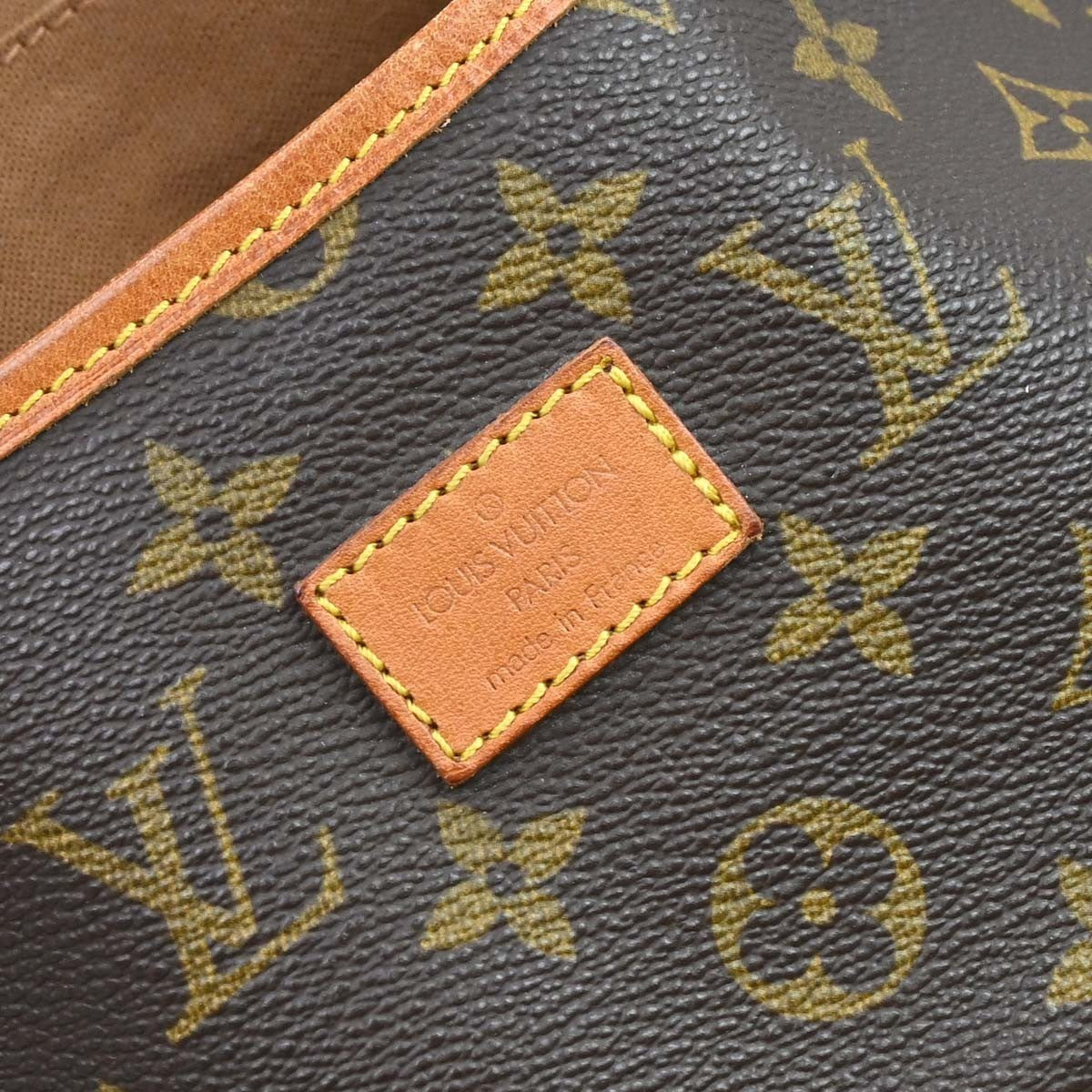 Louis Vuitton Saumur Messenger Bag Monogram Canvas Brown Canvas Handbag (Pre-Owned)