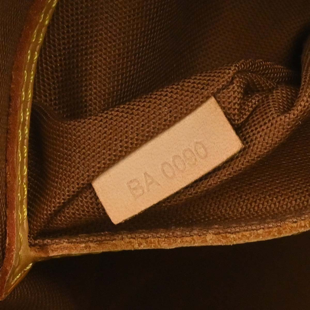 Louis Vuitton Alma Handbag Monogram Canvas Brown Canvas Handbag (Pre-Owned)