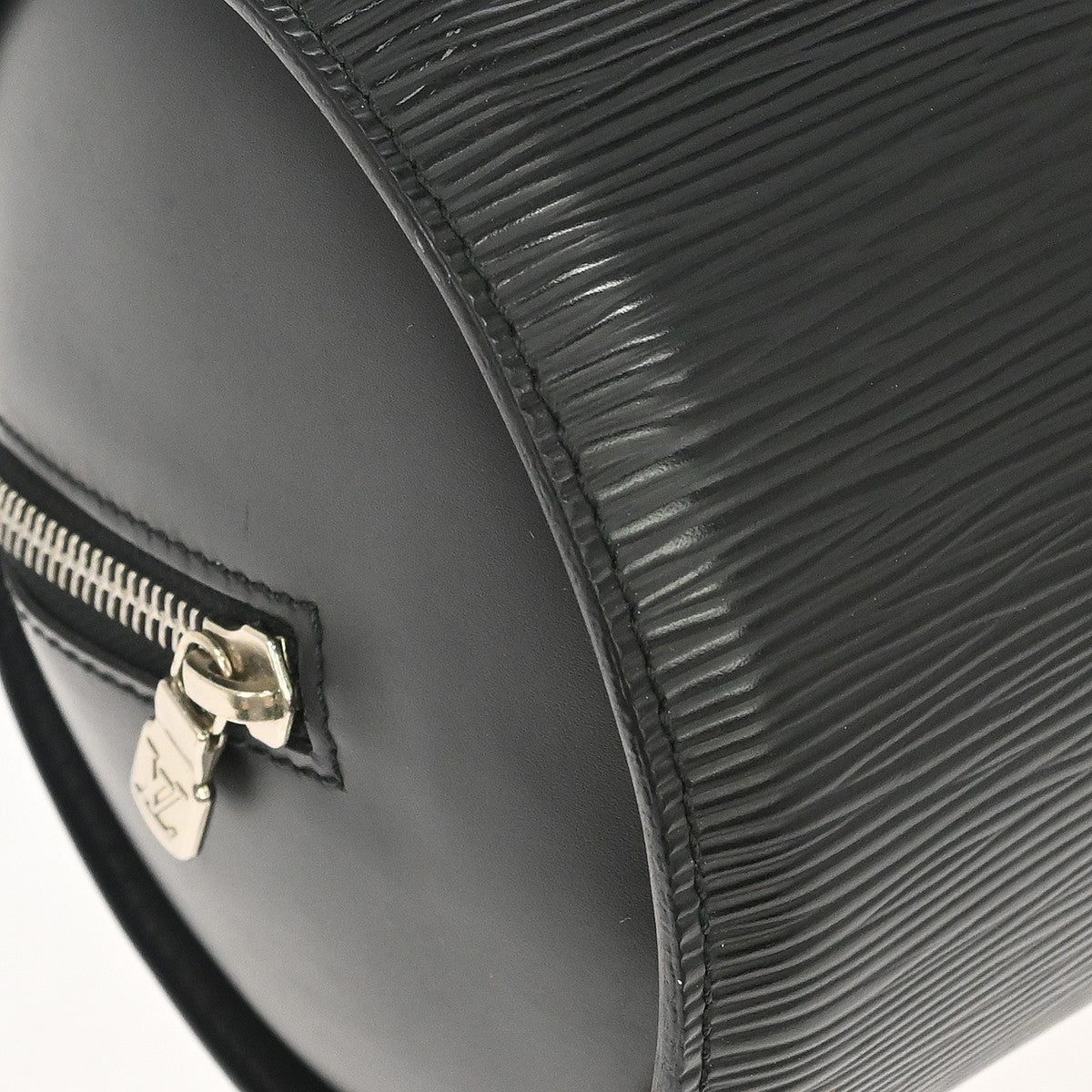 Louis Vuitton Soufflot Handbag Epi Leather Black Leather Handbag (Pre-Owned)