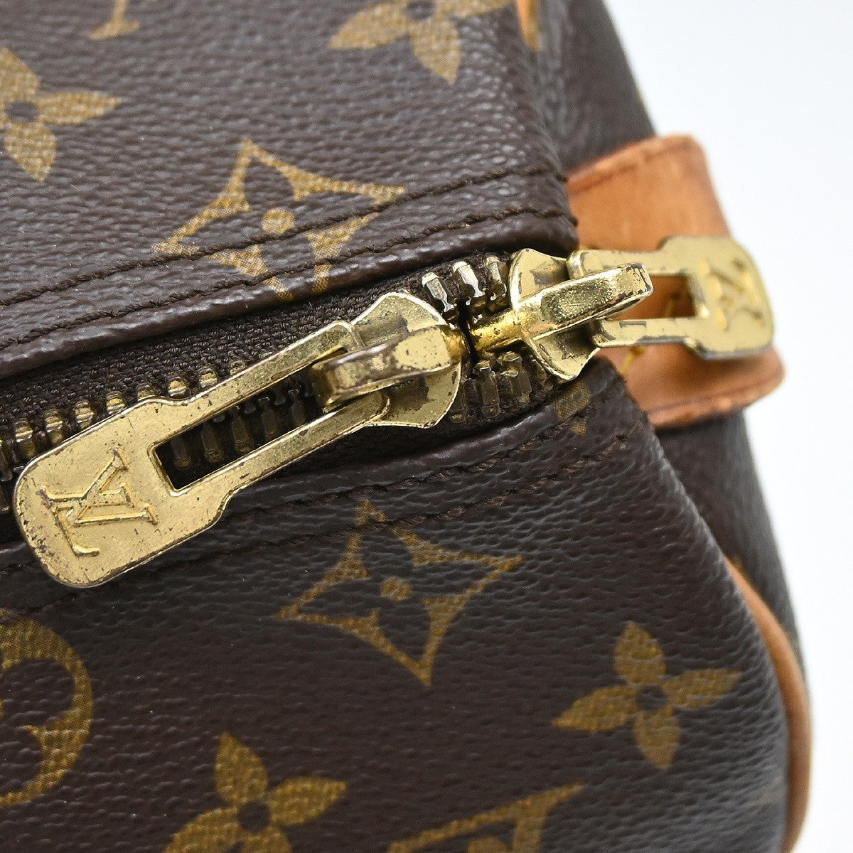 Louis Vuitton Keepall Bag Monogram Canvas Brown Canvas Travel Bag Bag (Pre-Owned)