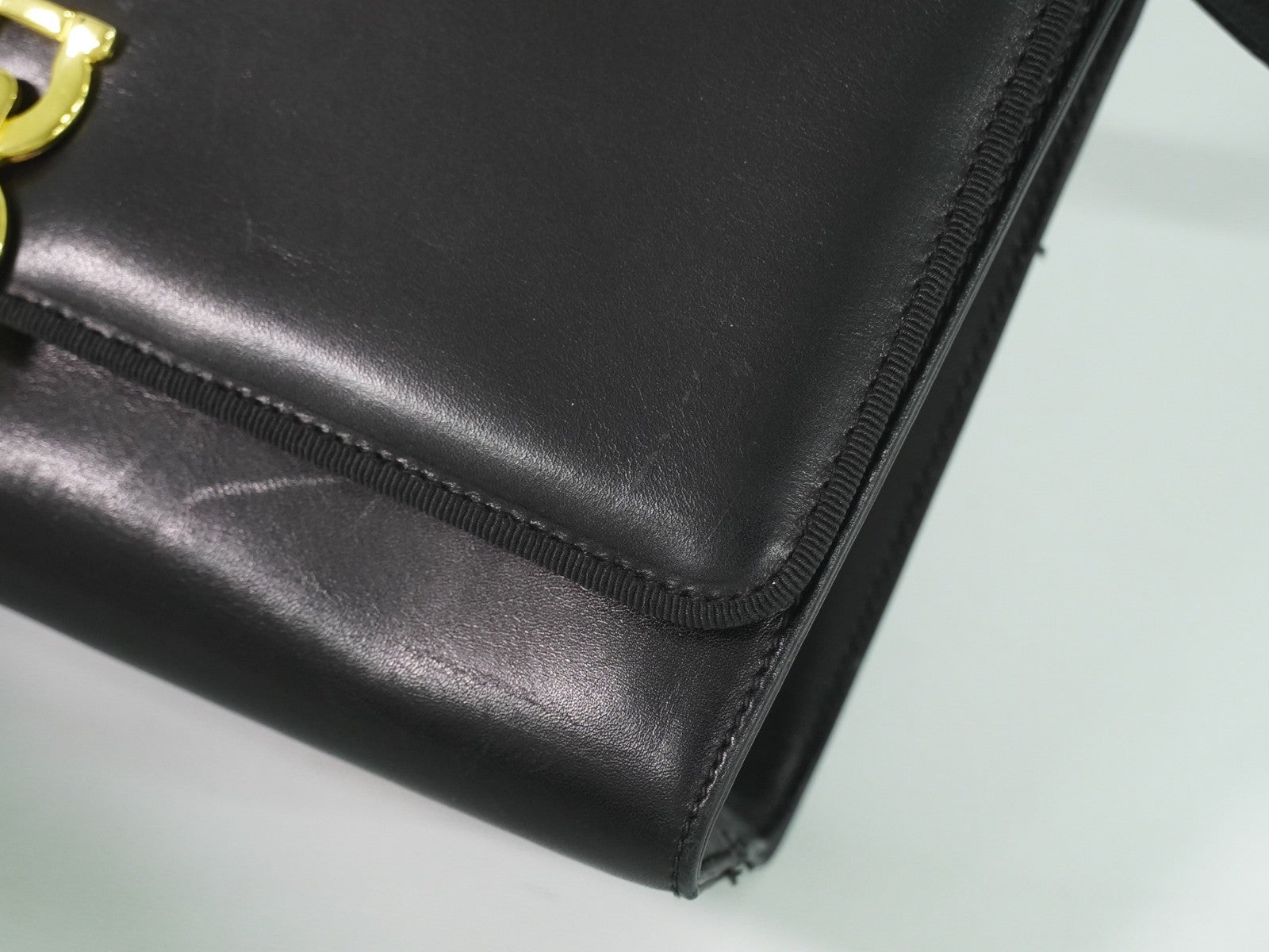 Salvatore Ferragamo Gancini Shoulder Bag Leather Black Leather Shoulder Bag Bag (Pre-Owned)