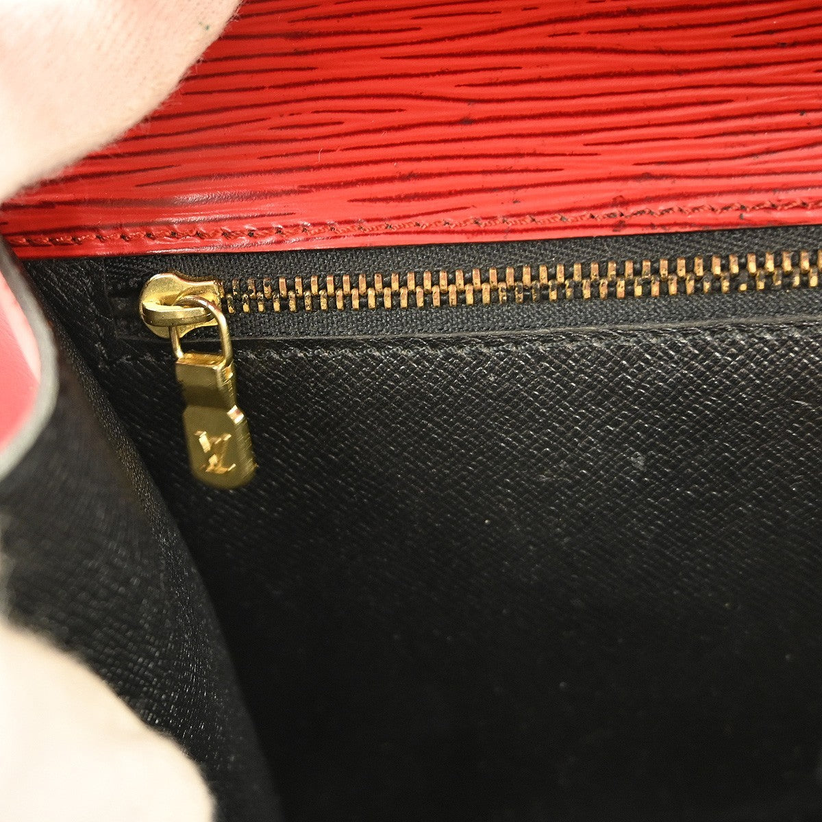 Louis Vuitton Monceau Handbag Epi Leather Red Leather Handbag (Pre-Owned)