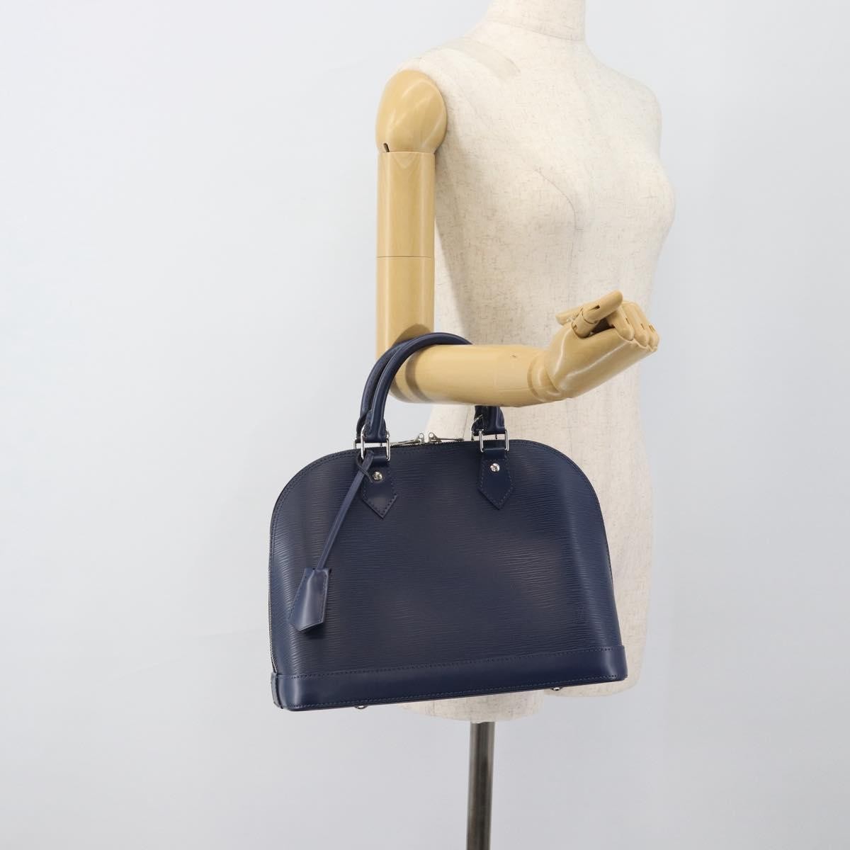 Louis Vuitton Alma Handbag Epi Leather Blue Leather Handbag (Pre-Owned)