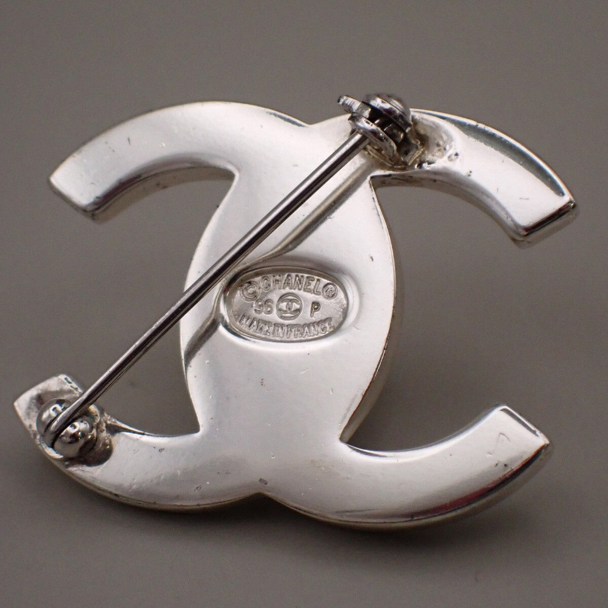 Chanel Vintage Cc Turnlock Brooch Metal Silver Silver_Plated Brooch Jewelry (Pre-Owned)
