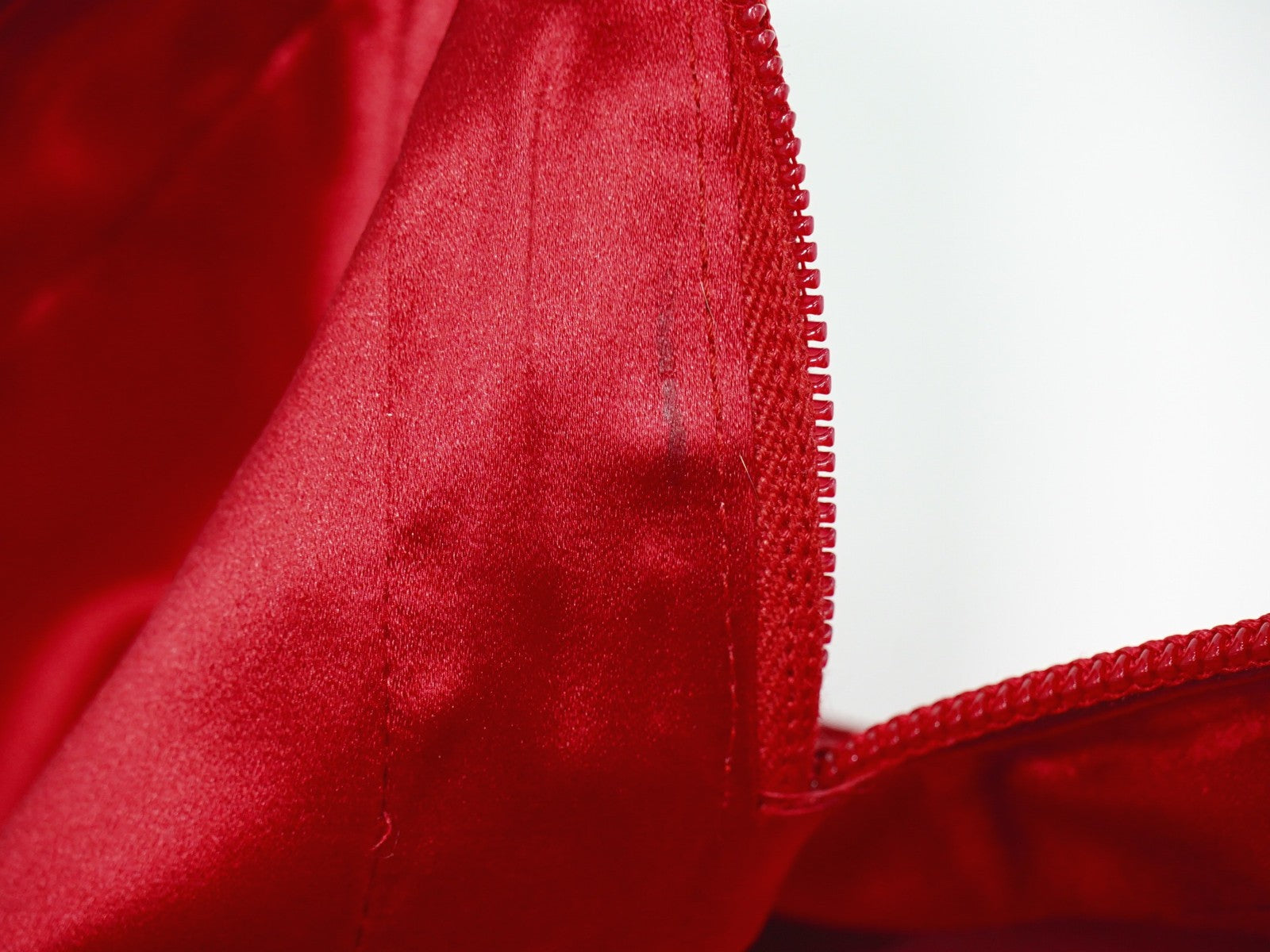 Prada Zip Around Toiletry Bag Silk Red Satin Clutche & Pouche Bag (Pre-Owned)