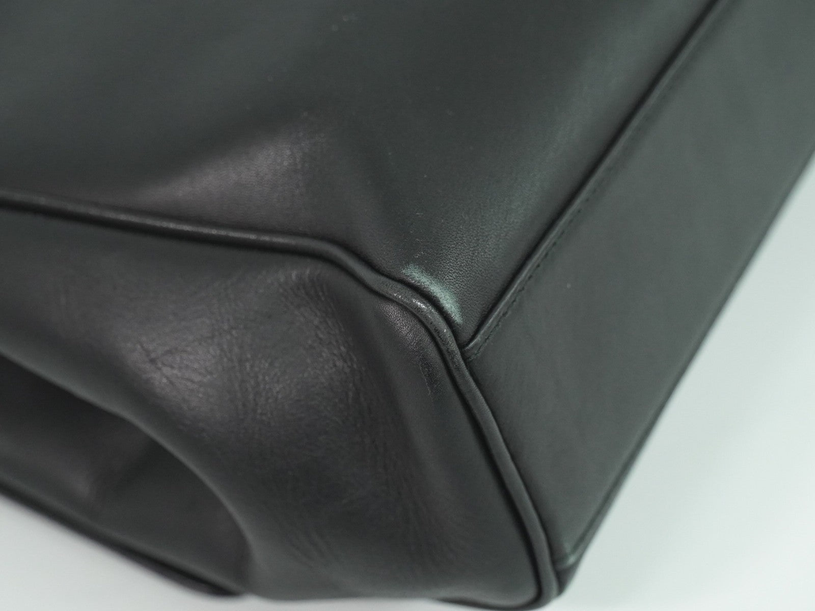 Salvatore Ferragamo Gancini Shoulder Bag Leather Black Leather Shoulder Bag Bag (Pre-Owned)