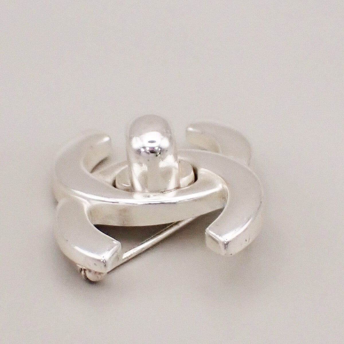 Chanel Vintage Cc Turnlock Brooch Metal Silver Silver_Plated Brooch Jewelry (Pre-Owned)