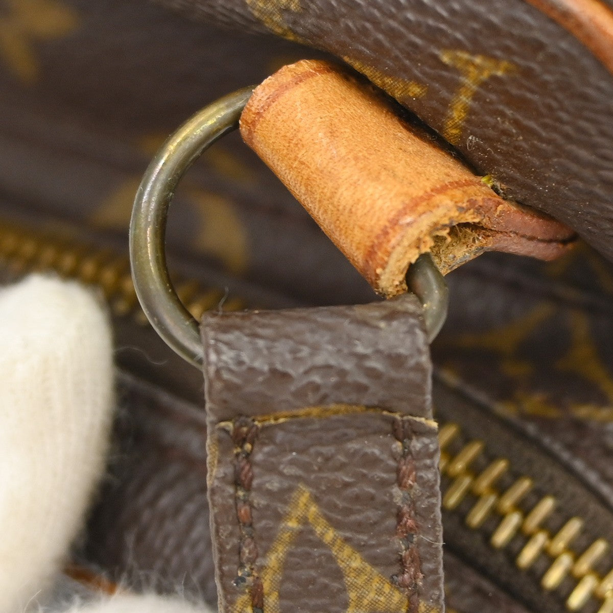 Louis Vuitton Amazone Bag Monogram Canvas Brown Canvas Shoulder Bag Bag (Pre-Owned)