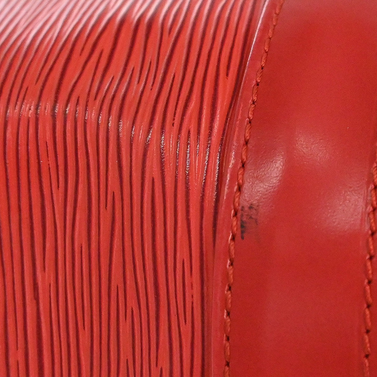 Louis Vuitton Noe Handbag Epi Leather Red Leather Shoulder Bag Bag (Pre-Owned)