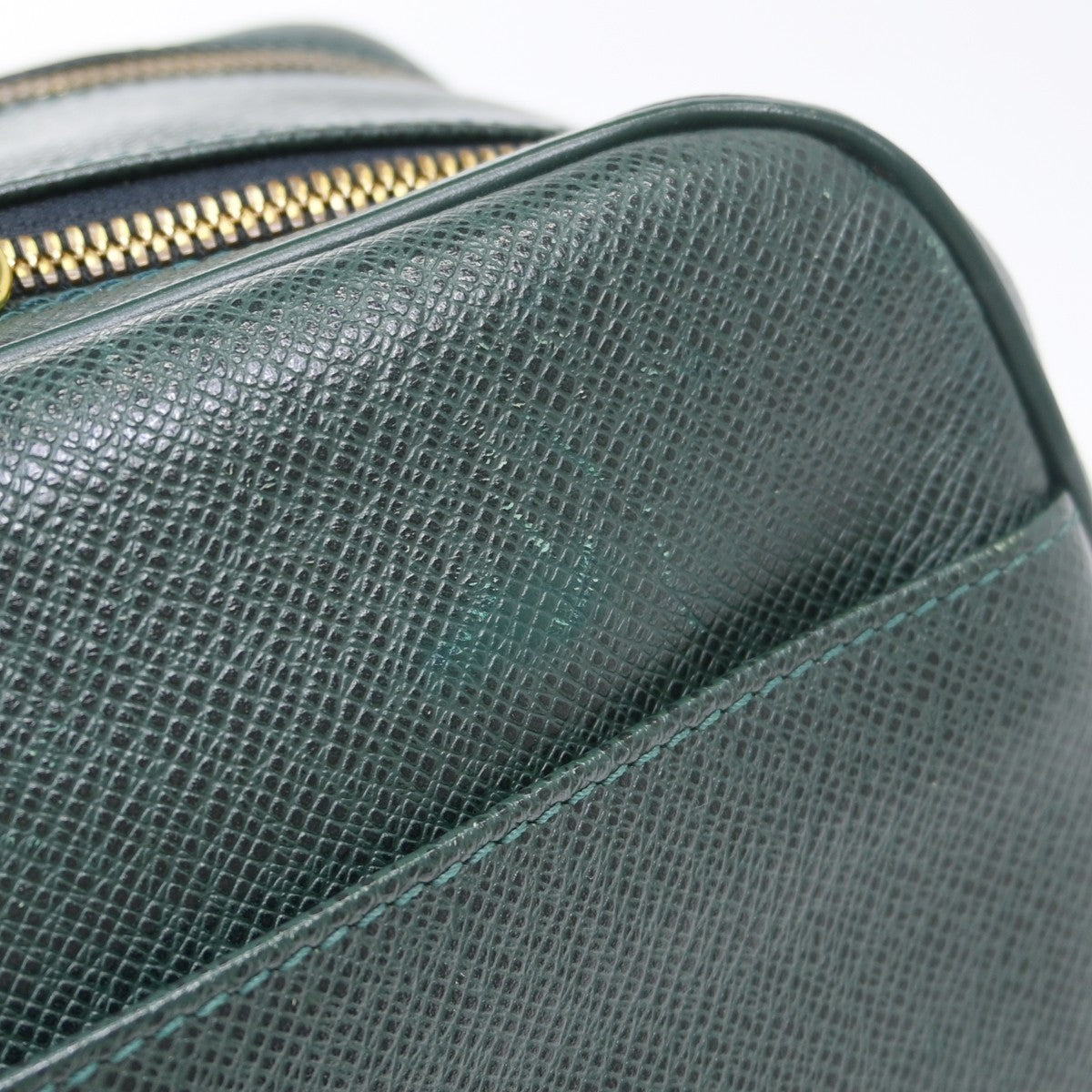 Louis Vuitton Reporter Bag Taiga Leather Green Leather Shoulder Bag Bag (Pre-Owned)