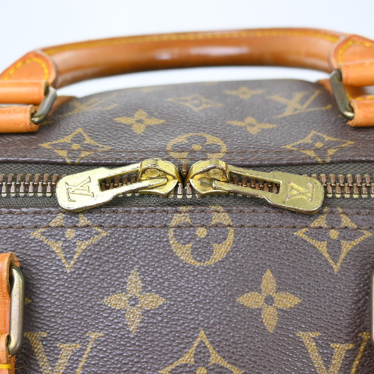 Louis Vuitton Keepall Bag Monogram Canvas Brown Canvas Travel Bag Bag (Pre-Owned)