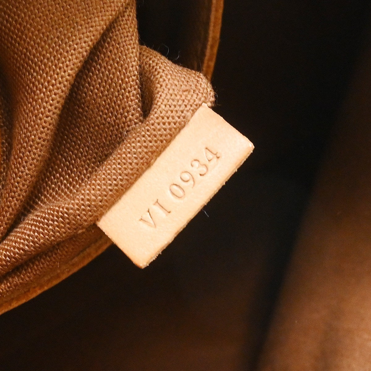 Louis Vuitton Alma Handbag Monogram Canvas Brown Canvas Handbag (Pre-Owned)