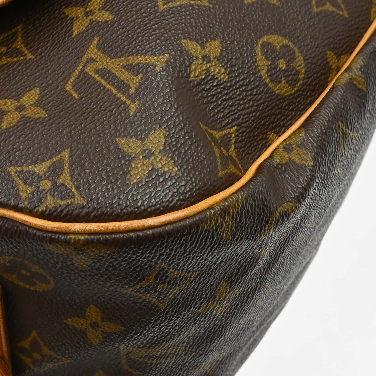 Louis Vuitton Saumur Messenger Bag Monogram Canvas Brown Canvas Handbag (Pre-Owned)