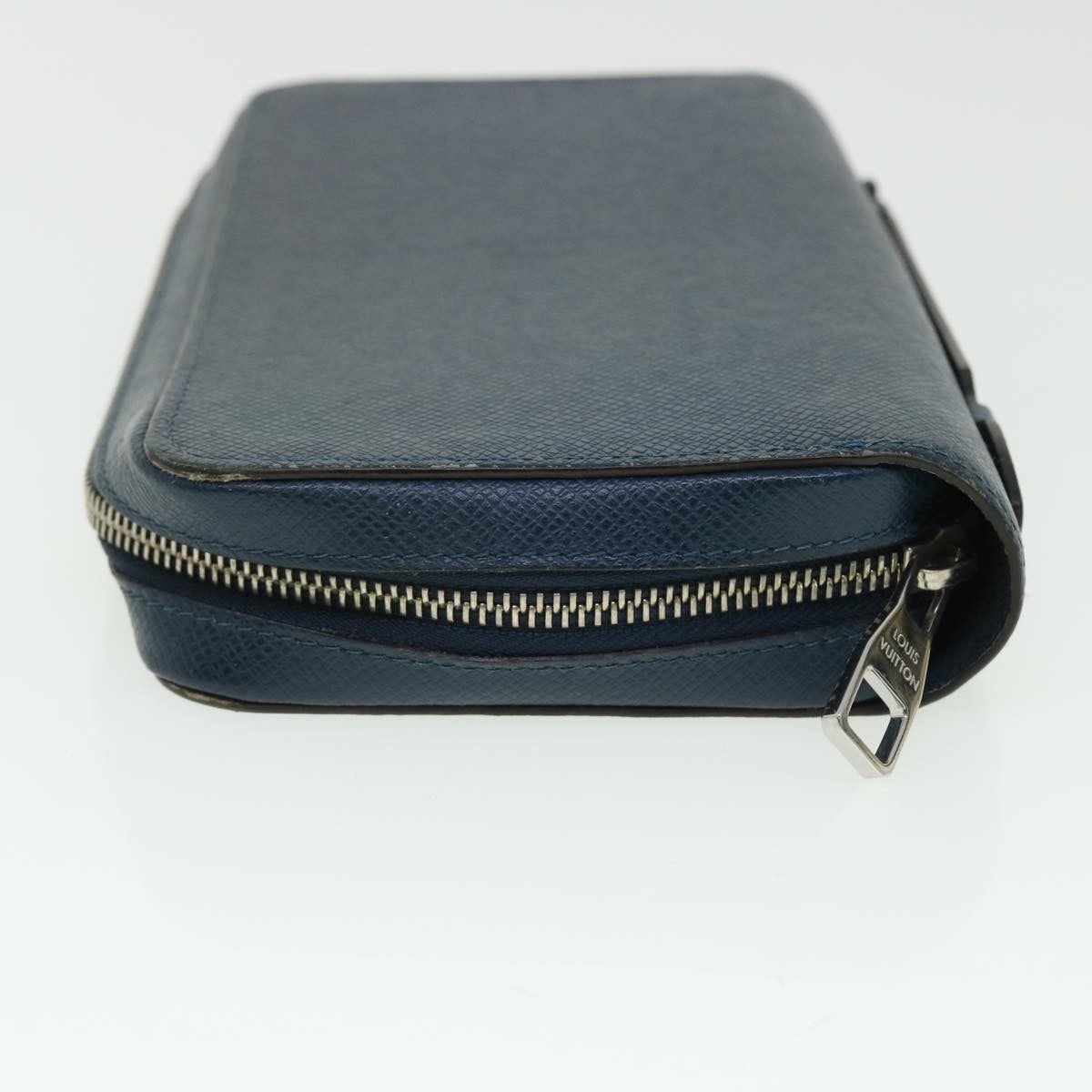 Louis Vuitton Zippy Xl Taiga Leather Navy Leather Wallets Accessory (Pre-Owned)