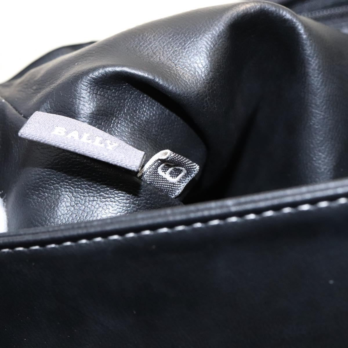 Bally Vintage Flap Handbag Quilted Leather Ecru Leather Handbag (Pre-Owned)